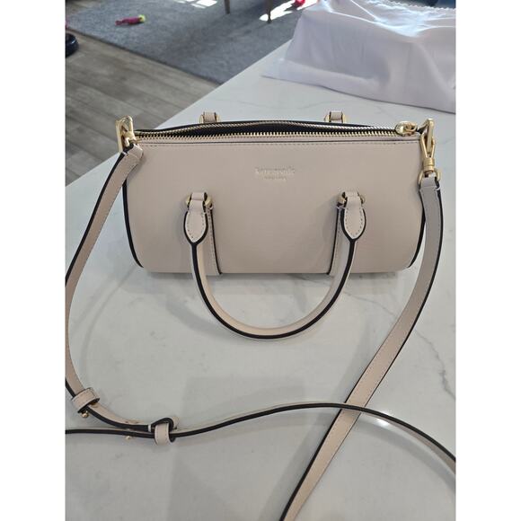 Katie Spade Small Icon Tote Cream white color worn once heart shape - Picture 2 of 9